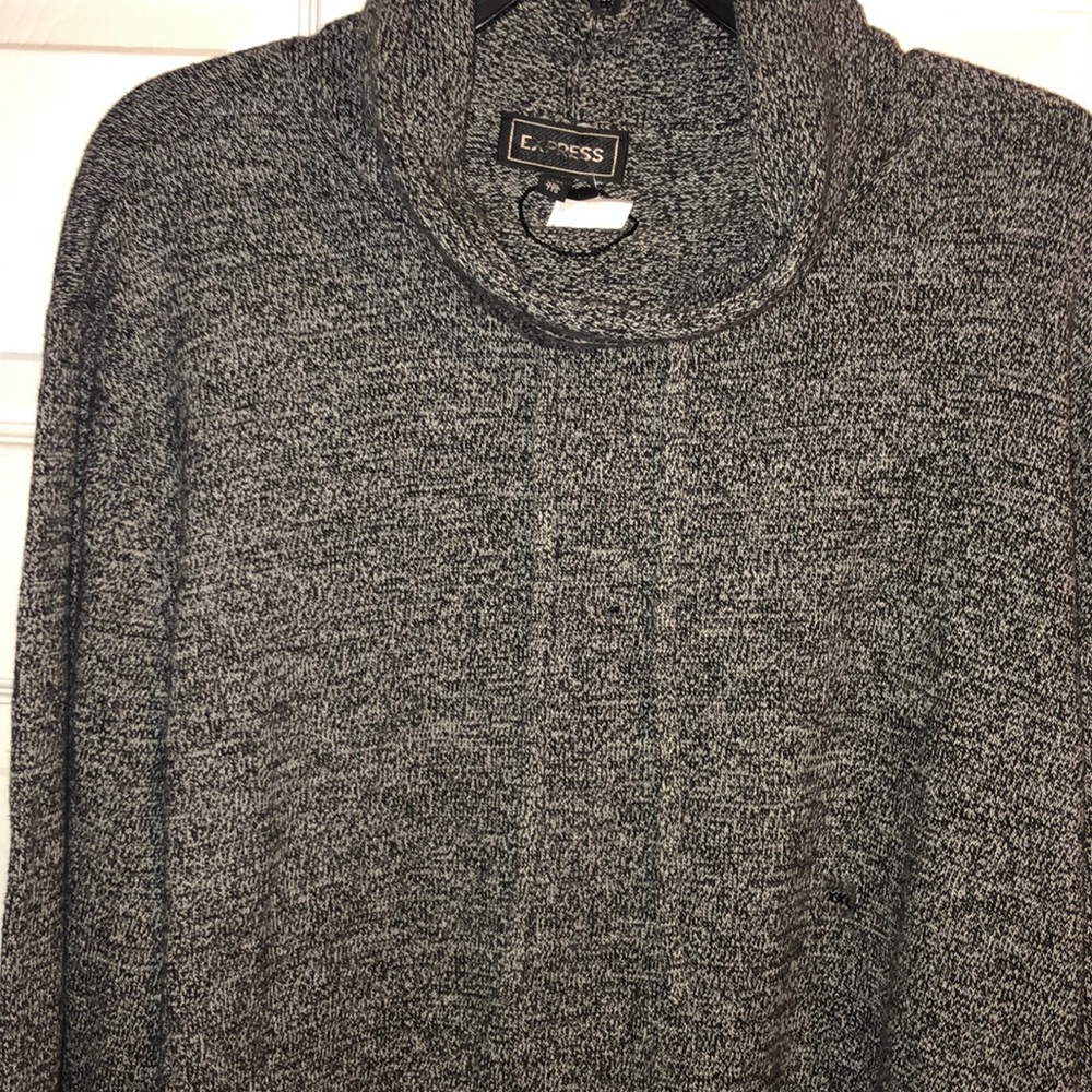 Express Pullover - Picture 8 of 8